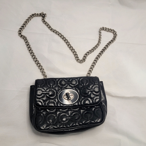 Coach quilted leather with c logo metal crossbody strap - Picture 10 of 10